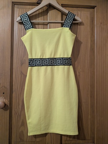 Yellow body con sleeveless - body,