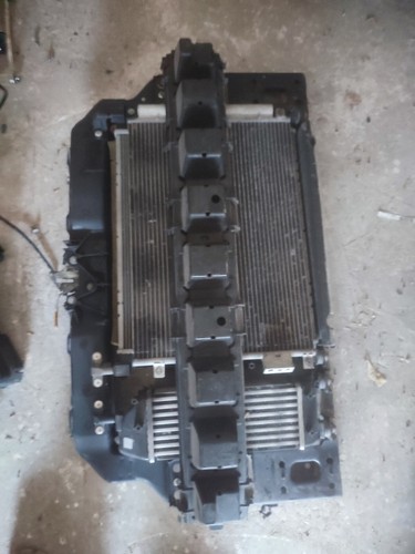 Complete grille with - grille, radiators