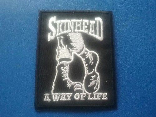 Skinhead sew iron on patch - /,