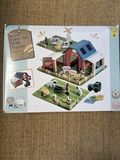 Ollie & Grace Wooden Farm Set 