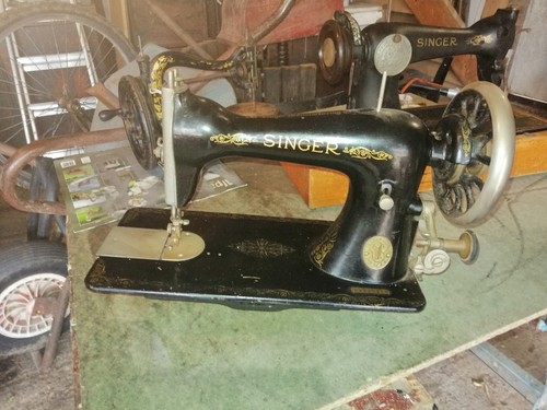 Antique singer sewing machine - singer,