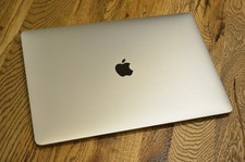 Apple MacBook Pro 15-inch (2016) Space Grey – Fantastic Condition 99p AUCTION