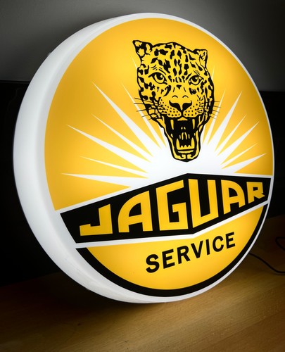 Jaguar service classic car - jaguar,