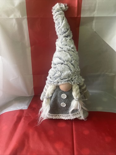 Holiday gnomes approx tall - approx,