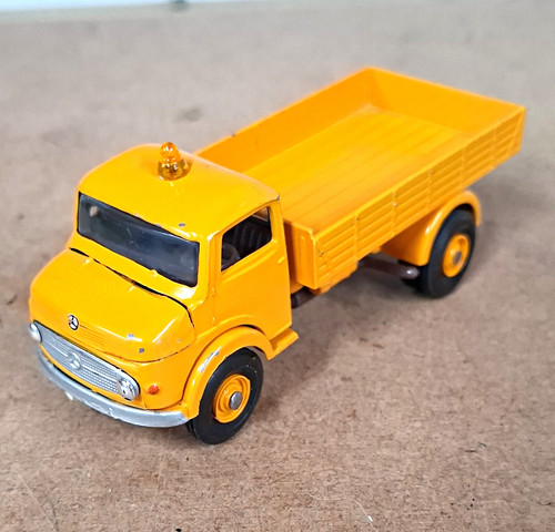 Metosul mercedes benz yellow - mercedes-benz,