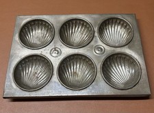 Vintage Madeleine Muffin Tin