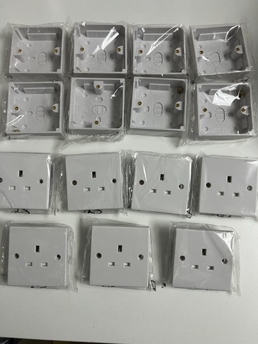 Unswitched socket - 1g,