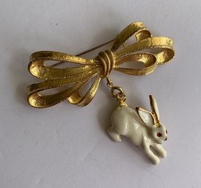 1996 Vintage Phister Ent  Bow Pin W/ Removable Enamel Holiday Rabbit Charm 3”