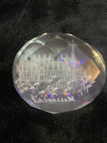 Crystal paperweight - 3d,
