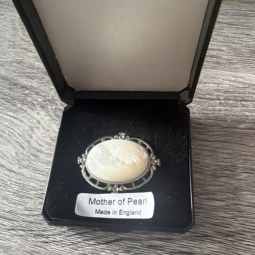 Mother pearl oval - of,