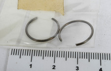 Suzuki Piston Circlips (09381-14001) for GP100, GS, TS & DR125, GT200/250 etc