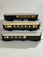 00 Gauge Triang 3 Pullman Umber & Cream Coaches - 1 x R228  -   2 x R328