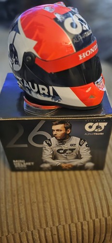Mini helmet - 1/2,