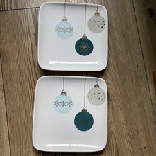Pair Of Square Christmas Plates With Bauble Pattern 18cm x 18cm