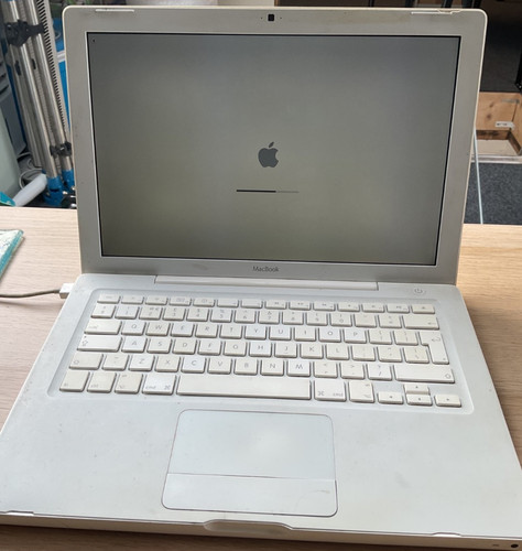 Apple macbook a1181 - apple,