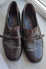 Ladies Brown Slip-On Padders