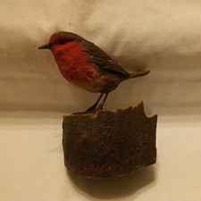 Arden Sculptures 048 Robin on