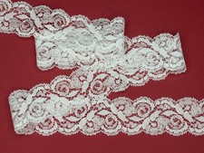 Dainty white floral - white, vintage