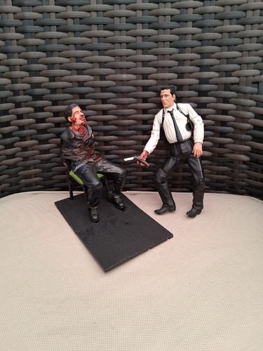 Neca reservoir dogs stuck - dogs, in