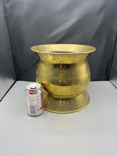 Vintage brass flower pot - brass,
