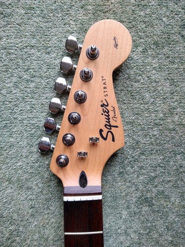 Squire fender stratocaster - squire,