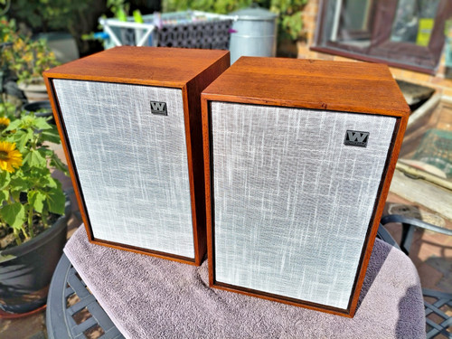 Beautiful 1975 vintage - beautiful,