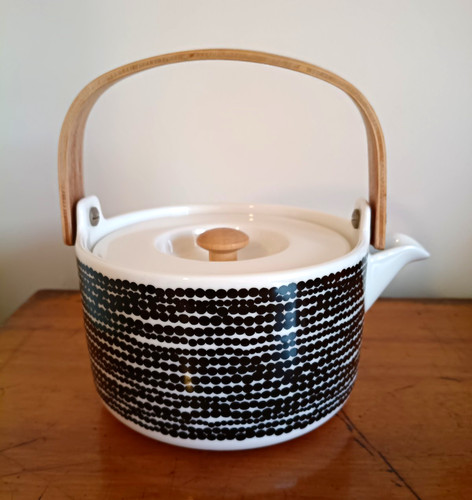 White ceramic wood - &, round