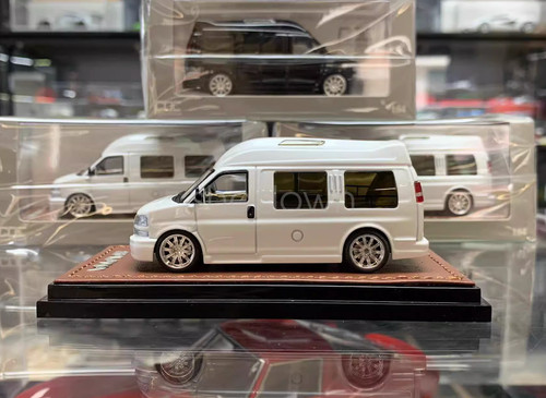 Goc white cutaway van - 1:64,
