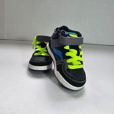 Op. NEW SHOES FOR BABY. SIZE 7