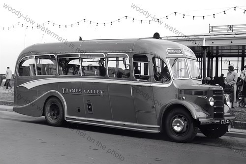 Ab0287 thames valley - thames, coach