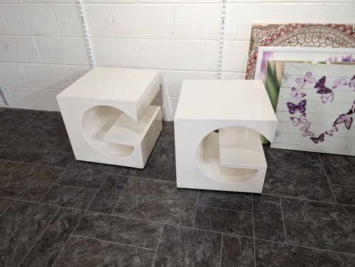 Space age white coffee - , tables