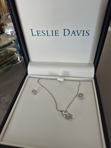 Beaverbrooks 9ct hallmarked - 9ct,