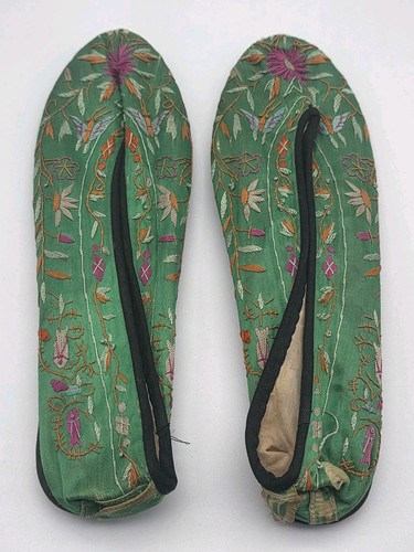 Vtg chinese yee slippers - yu,