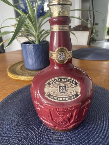 Royal salute red glass - red, whisky