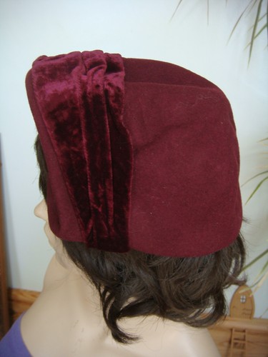 Vintage 1950 burgundy maroon - vintage, burgundy/maroon