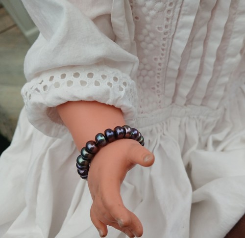 Doll bracelet black luster - bracelet,