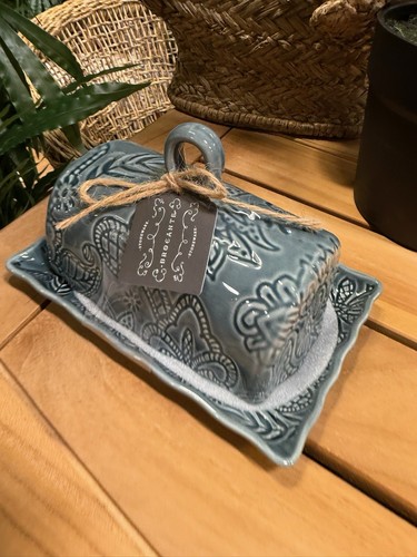 Brocante embossed stoneware - brocante,