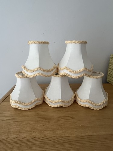 Small cream vintage - vintage, clip
