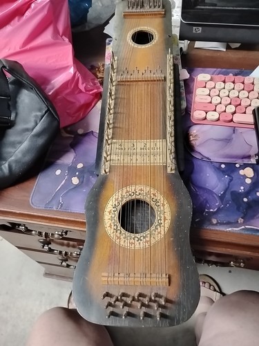 Antique ukelin ukulele - antique,