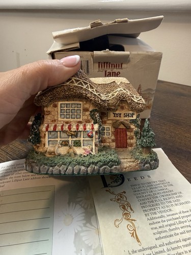 Lilliput lane the toy shop - toy,