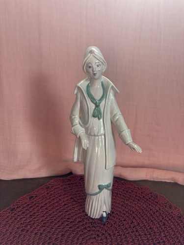 1920 flapper figurine - flapper,
