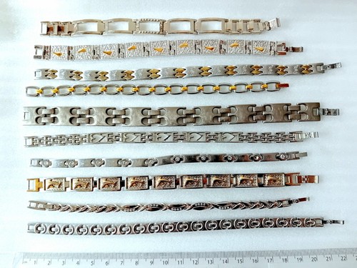 Assorted costume jewellery - 10,