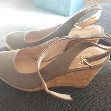 New never Been Worn Size 3