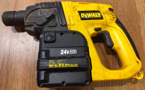 Dewalt dw004 24v cordless - dw004, sds
