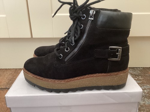 Womens boots size - b.n.i.b, 4