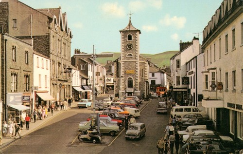 Keswick cumbria main street - cumbria,