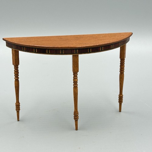 Dolls house demi lune - 1:12,