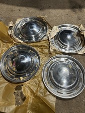 Austin 1800 hub caps new - 1800,