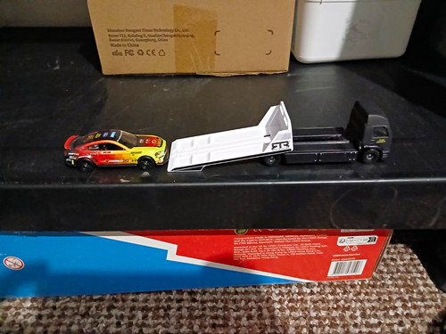 Hot wheels team transport - hot,