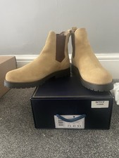 Fairfax and Favor caramel